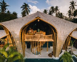 Premium bedding, free minibar items, in-room safe