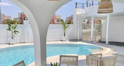 Brand new villa - 5 minutes to Land of Legends and Beach