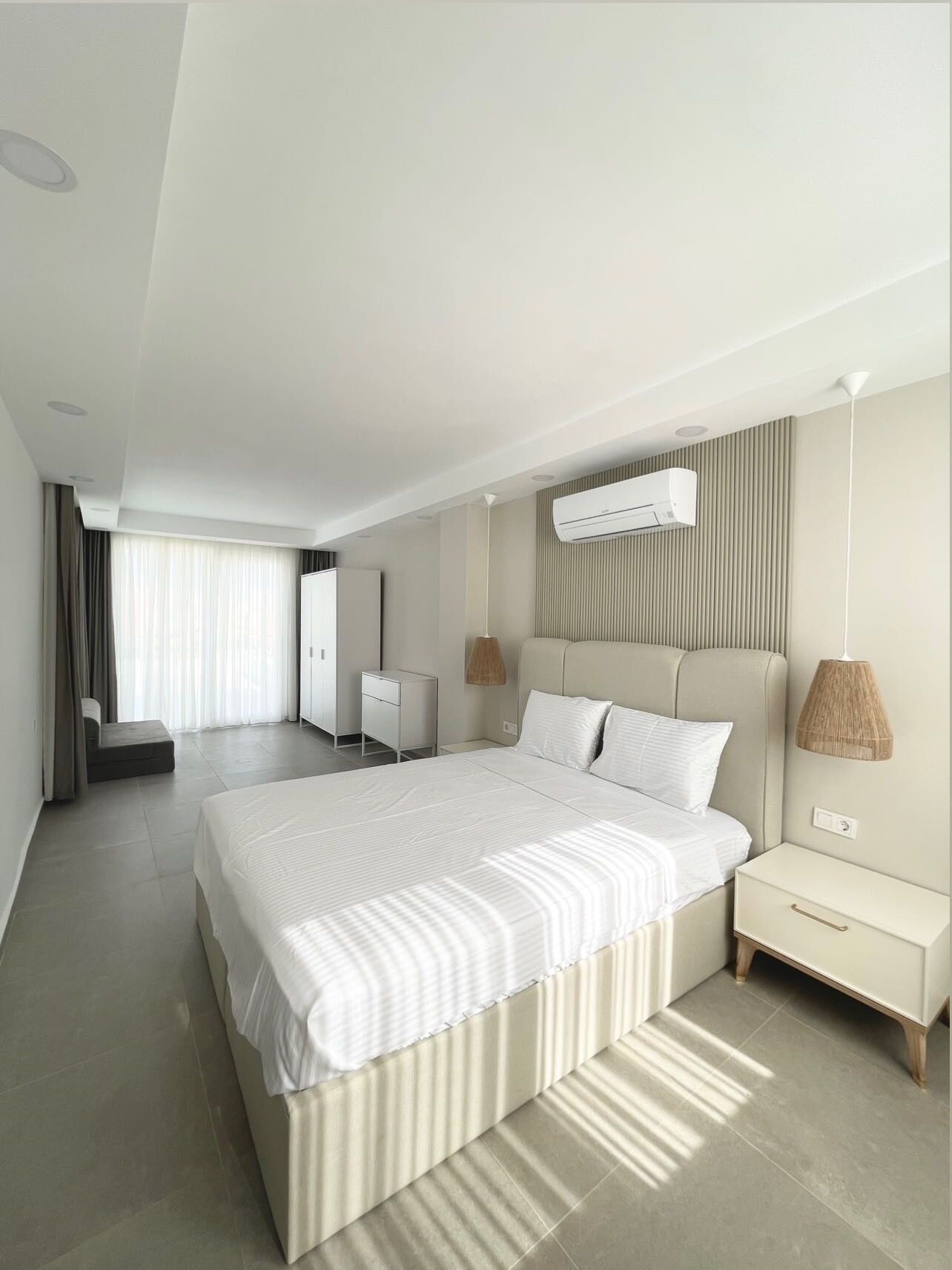 4 slaapkamers, een strijkplank/strijkijzer, gratis wifi, beddengoed