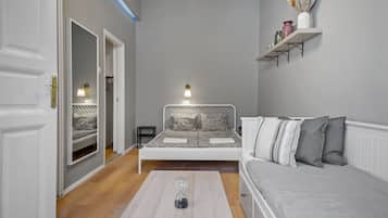 Deluxe Suite | 1 bedroom, iron/ironing board, free WiFi