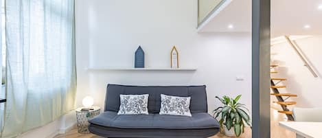 Deluxe Apartment | 1 bedroom, premium bedding, iron/ironing board, cots/infant beds