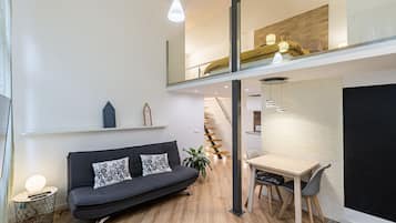 Deluxe Apartment | 1 bedroom, premium bedding, iron/ironing board, cribs/infant beds