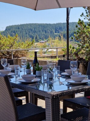 تناول الطعام بالخارج