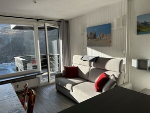TV - Comfort Studio 4 pers with Balcony and Wi-Fi in Tignes (Tignes)