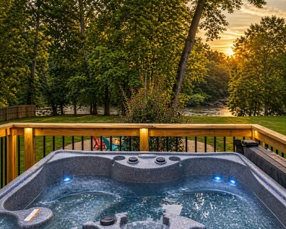 Waterfront Renovated Modern A-Frame Hot Tub Game Room Kayaks
