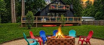 Waterfront Renovated Modern A-Frame Hot Tub Game Room Kayaks