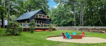 Waterfront Renovated Modern A-Frame Hot Tub Game Room Kayaks
