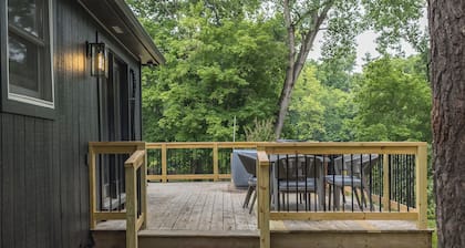 Waterfront Renovated Modern A-Frame Hot Tub Game Room Kayaks