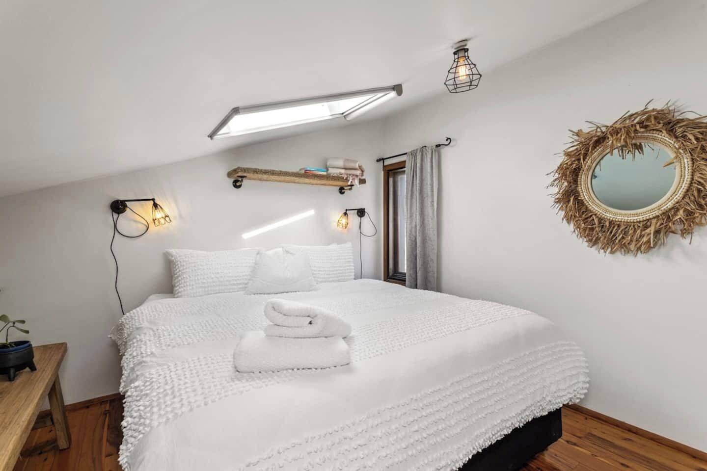 Iron/ironing board, travel cot, free WiFi, bed sheets