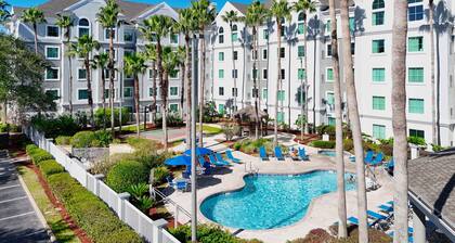 Epic * Disney & Universal Studios * Free SHUTTLE * 1 King * 1 Queen * FREE PARKING * NO RESORT FEE *