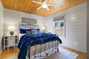 3 bedrooms, free WiFi, bed sheets - Bear Walk, Relax on the Toccoa River (Mineral Bluff)