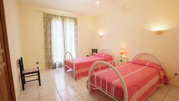 2 Schlafzimmer, Bügeleisen/Bügelbrett, Reisekinderbett, kostenloses WLAN