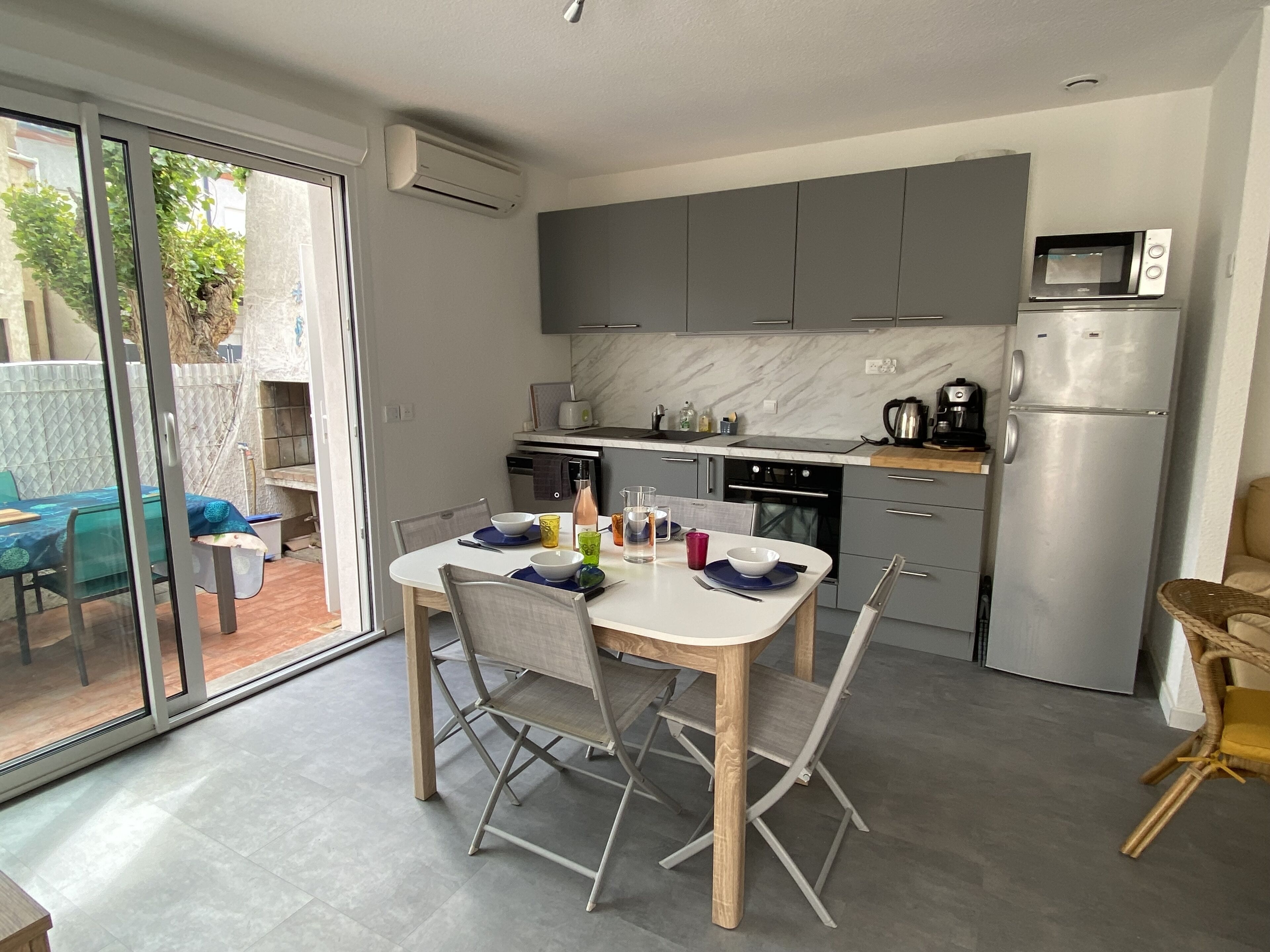 HOUSE 50m2 quiet renovated - 200 m from the beach -