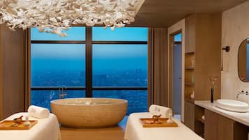 Couples treatment room(s), sauna, steam room, body treatments