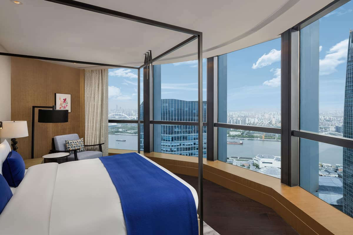 Deluxe-suite | Premium-sengetøj, dundyner, senge med madrasser af memory foam, minibar