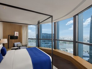 Suite Deluxe | Ropa de cama de alta calidad y edredones de plumas