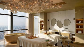 Couples treatment room(s), sauna, steam room, body treatments