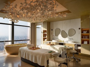 Couples treatment room(s), sauna, steam room, body treatments