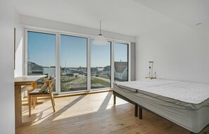 3 bedrooms, travel cot, free WiFi