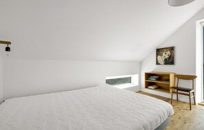 3 bedrooms, travel cot, free WiFi
