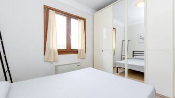 3 camere, ferro/asse da stiro, Wi-Fi gratuito, lenzuola