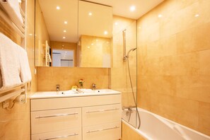 أحواض استحمام، مناشف