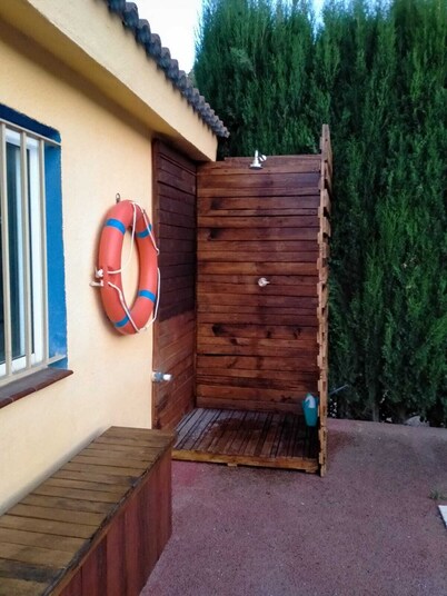 Acogedor chalet con gran piscina privada y barbacoa completa