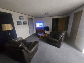 Smart TV - Rustic historic vibe of Fairbanks #1 conveniently located around attractions. (Fairbanks)