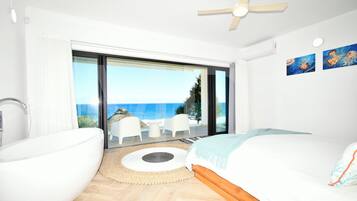 5 Schlafzimmer, Zimmersafe, Schreibtisch, Bügeleisen/Bügelbrett