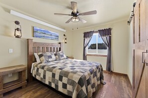 2 bedrooms, iron/ironing board, WiFi, bed sheets - 2BR Family Cabin Near Yellowstone (Island Park)