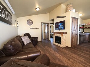 Smart TV, fireplace