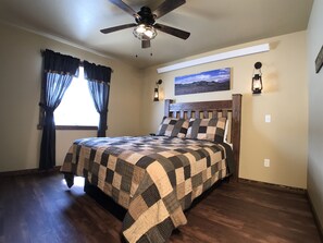 2 chambres, fer et planche à repasser, Wi-Fi, draps fournis