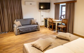 Superior Double or Twin Room, Non Smoking, Balcony | Memory foam beds, individually decorated, individually furnished - Guest House Pri Cesarju (Kamnik)