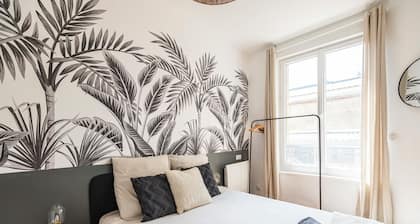 Spacious building - city center - sleeps 15