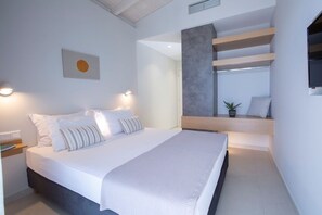 3 bedrooms, in-room safe, iron/ironing board, travel crib - Villa Aggelos, within easy walk of the beach, shops and restaurants. (Nydri)