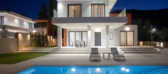 Villa Aggelos, within easy walk of the beach, shops and restaurants.