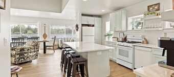  Muskegon Channel Waterfront Home, Lake Michigan Beaches, Pet Friendly too