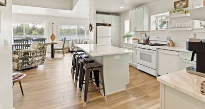 Muskegon Channel Waterfront Home, Lake Michigan Beaches, Pet Friendly too