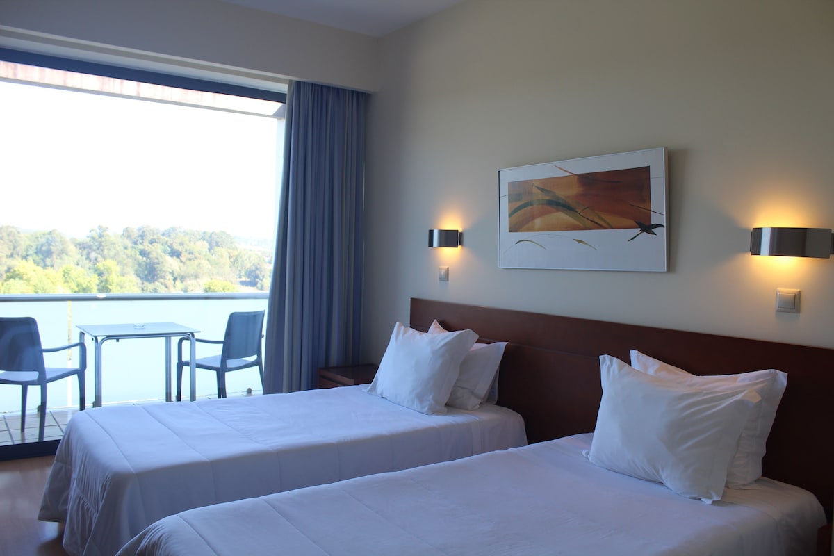 Twin Room | Minibar, desk, laptop workspace, WiFi (free)