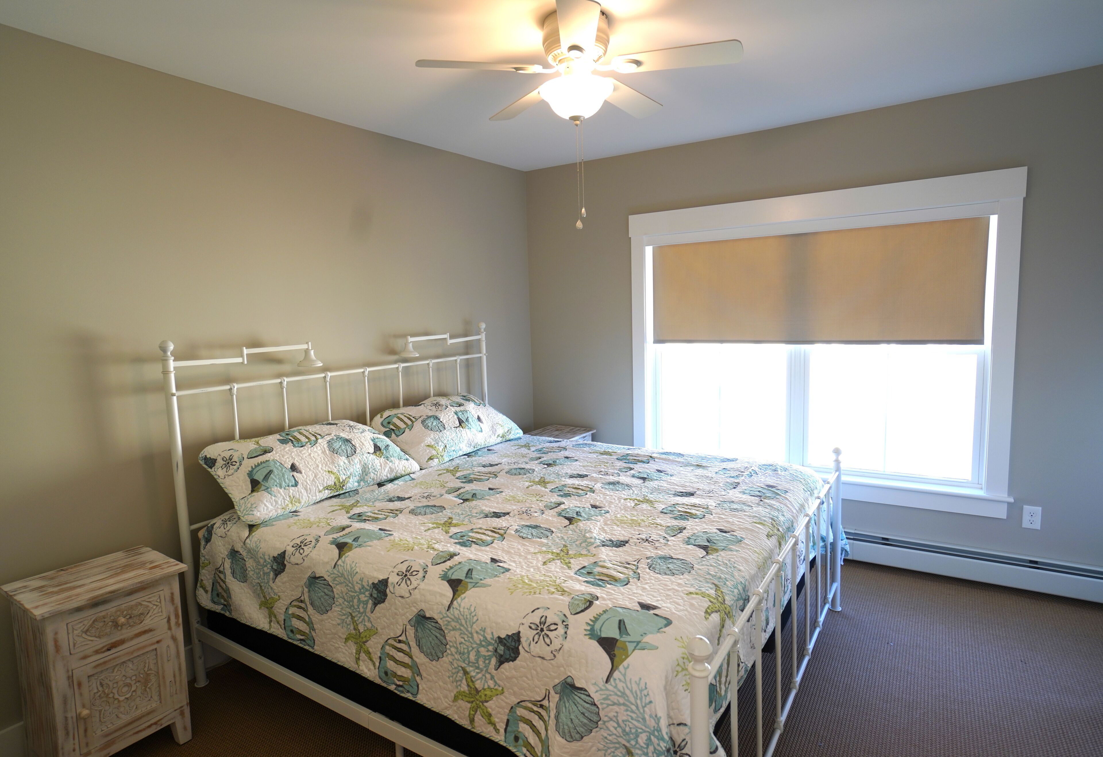 In town house with 6 bedrooms walk to Main Street and short drive to the beaches