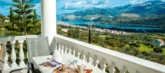 Nikos Apartment Spacious and Panoramic