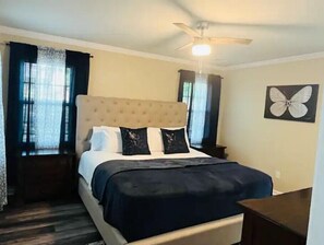 2 bedrooms, iron/ironing board, free WiFi, bed sheets