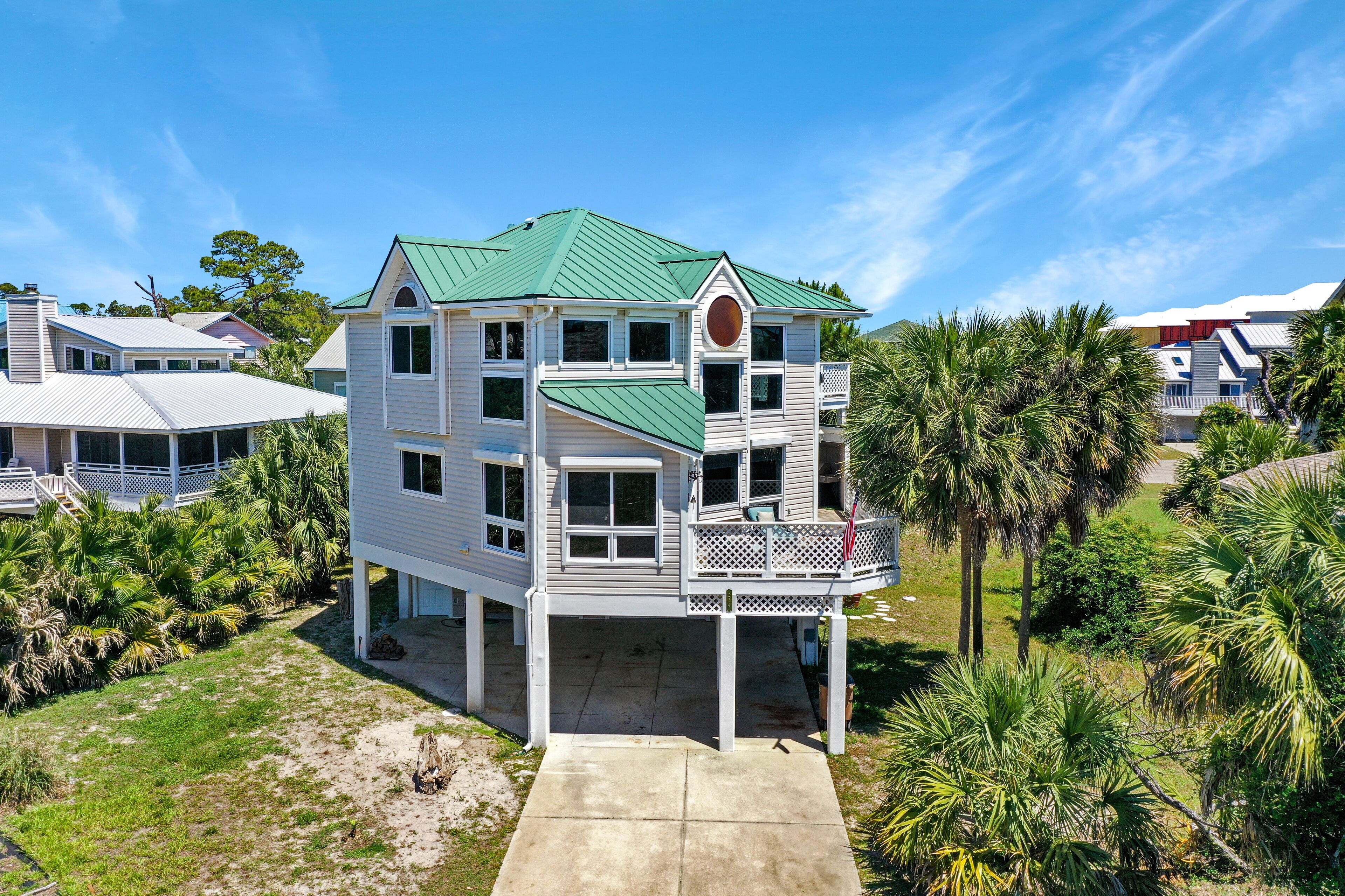 Near Community Pool, Pickleball, Playground, Beach & Bay ~ Seaside Retreat