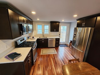 Marblehead Oasis 3 Bedroom Townhouse by RedAwning