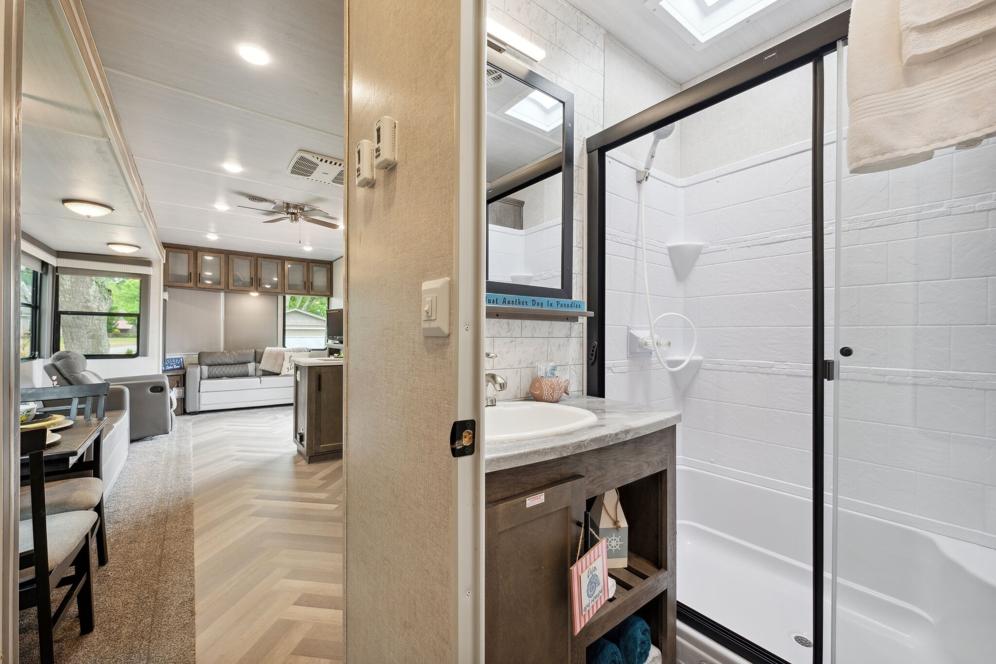 Lakeside Retreat On Neely Henry Lake 1 Bedroom Villa by Redawning