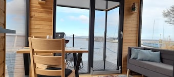 Hausboot am See