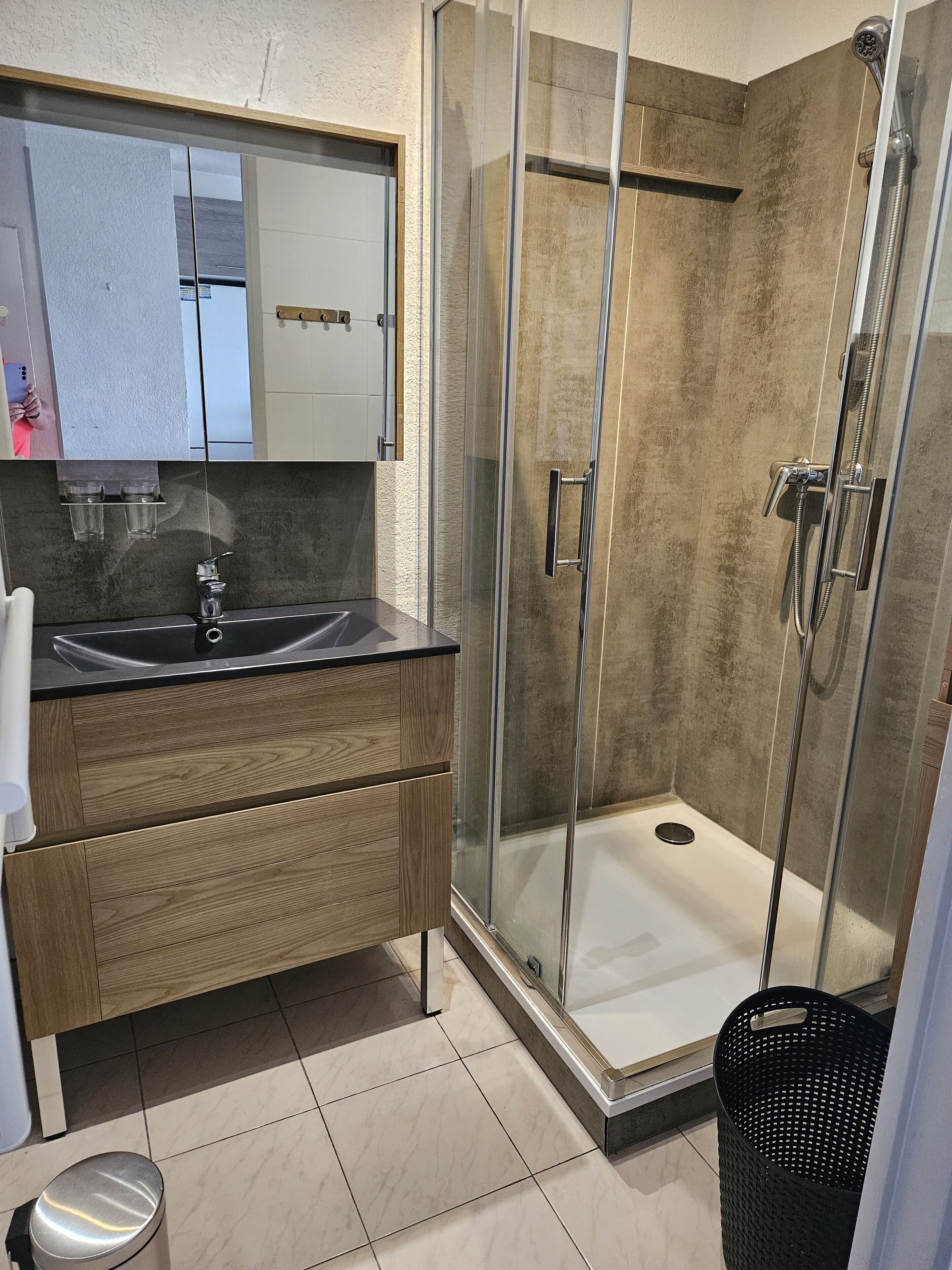 5 -th floor with elevator very quiet 3 50 m from the Beach on Foot