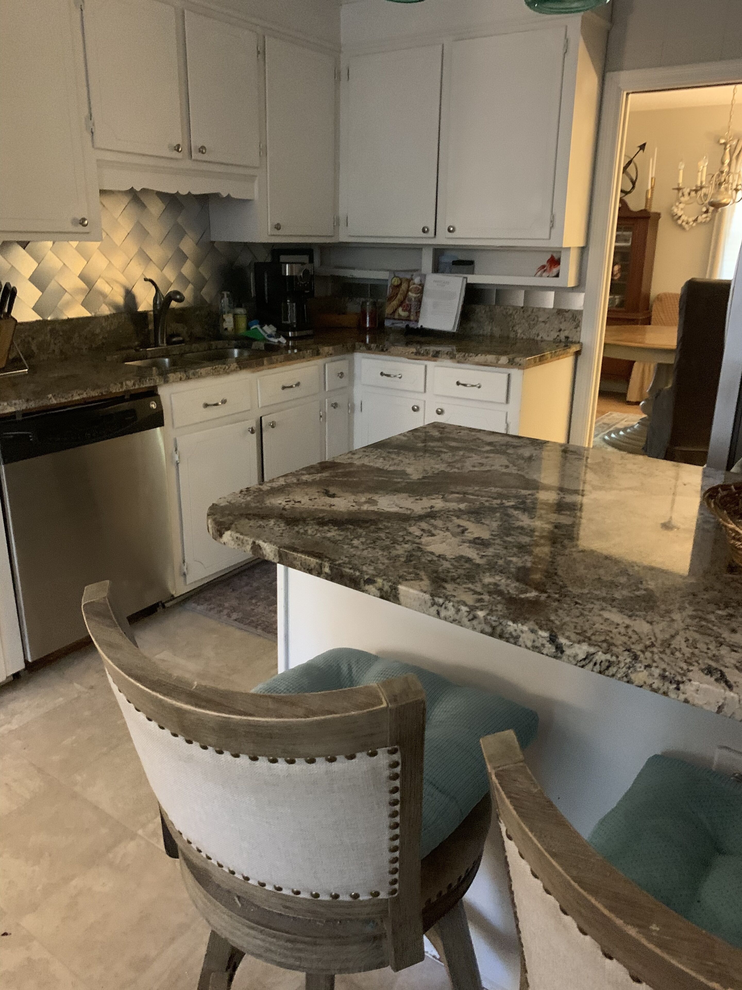 Lowcountry Family Home in Great Neighborhood, street ends at waterfront Park,