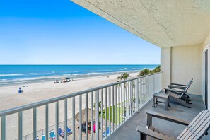 Property grounds - Direct Beachfront Living with Oversized Balcony (Redington Shores)