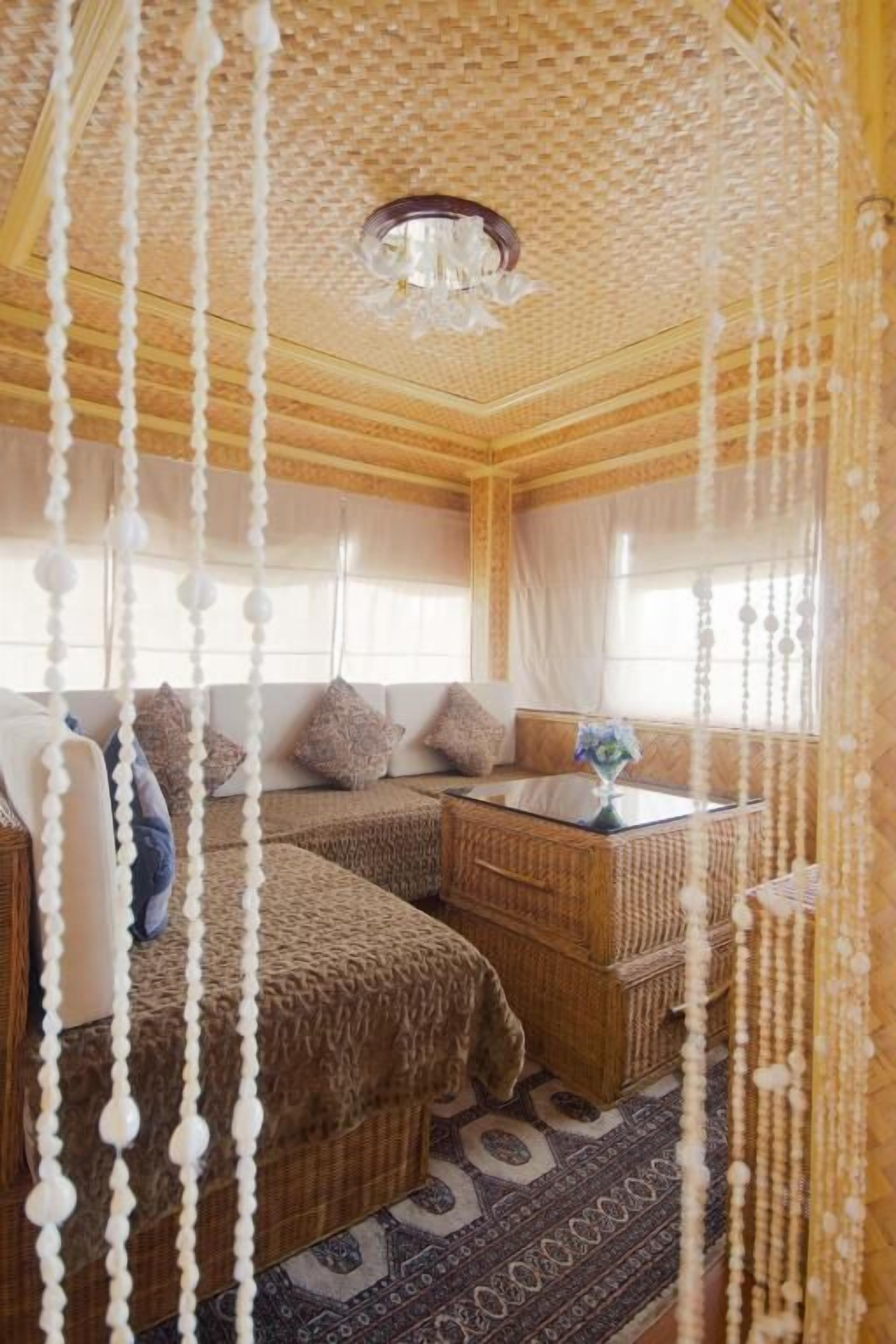 Minibar, iron/ironing board, free WiFi, bed sheets